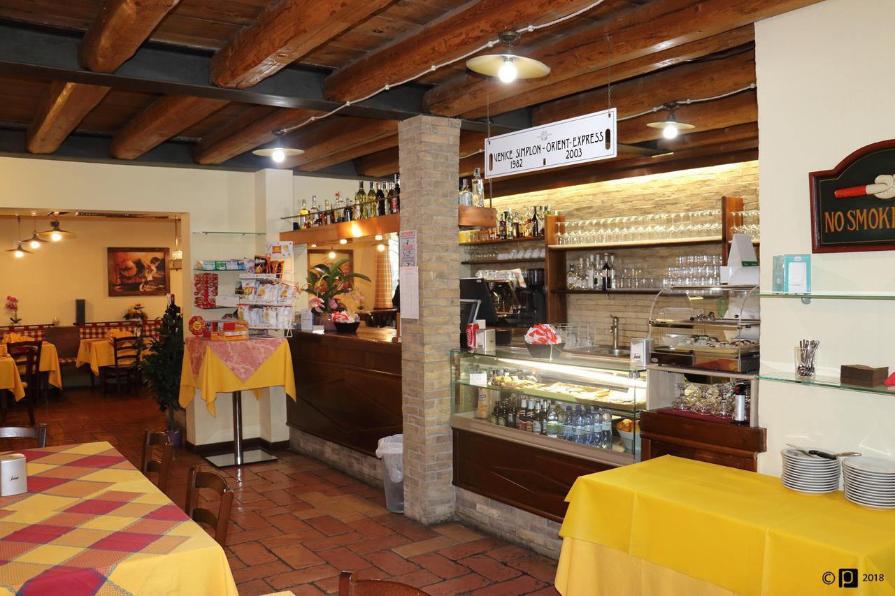 Hotel Ristorante "La Stazione" Cordovado Kültér fotó