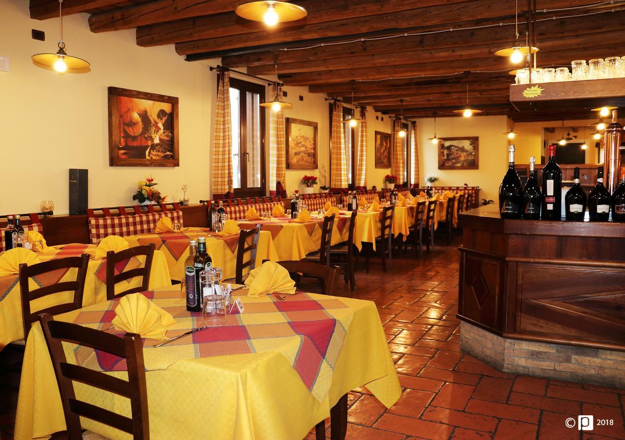 Hotel Ristorante "La Stazione" Cordovado Kültér fotó