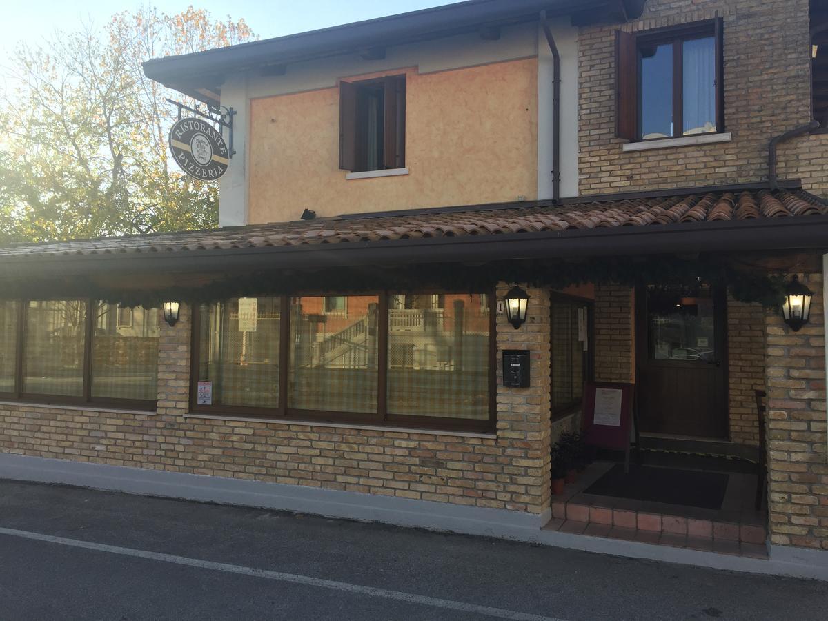 Hotel Ristorante "La Stazione" Cordovado Kültér fotó
